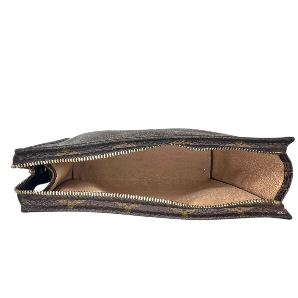 LOUIS VUITTON
Vintage Monogram Toiletry Pouch 17 - Picture 7 of 13